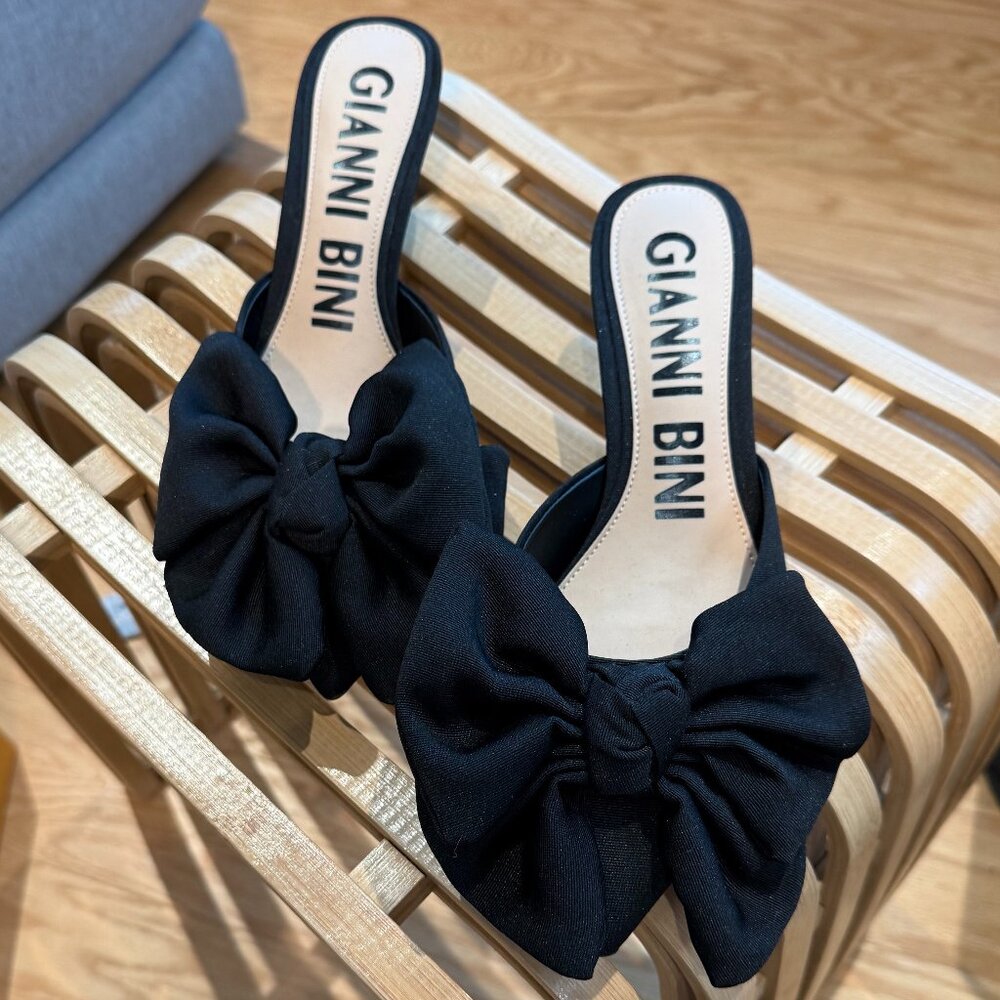 Gianni Bini Black Bow Slide Mules with Knotted Detail